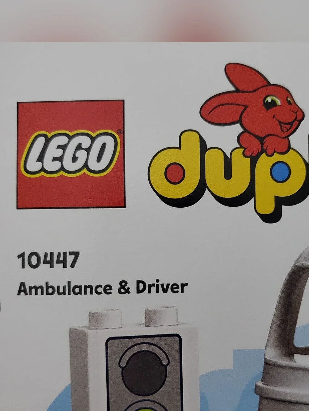New LEGO Duplo White and Red Ambulance & Driver Van With Figures 10447